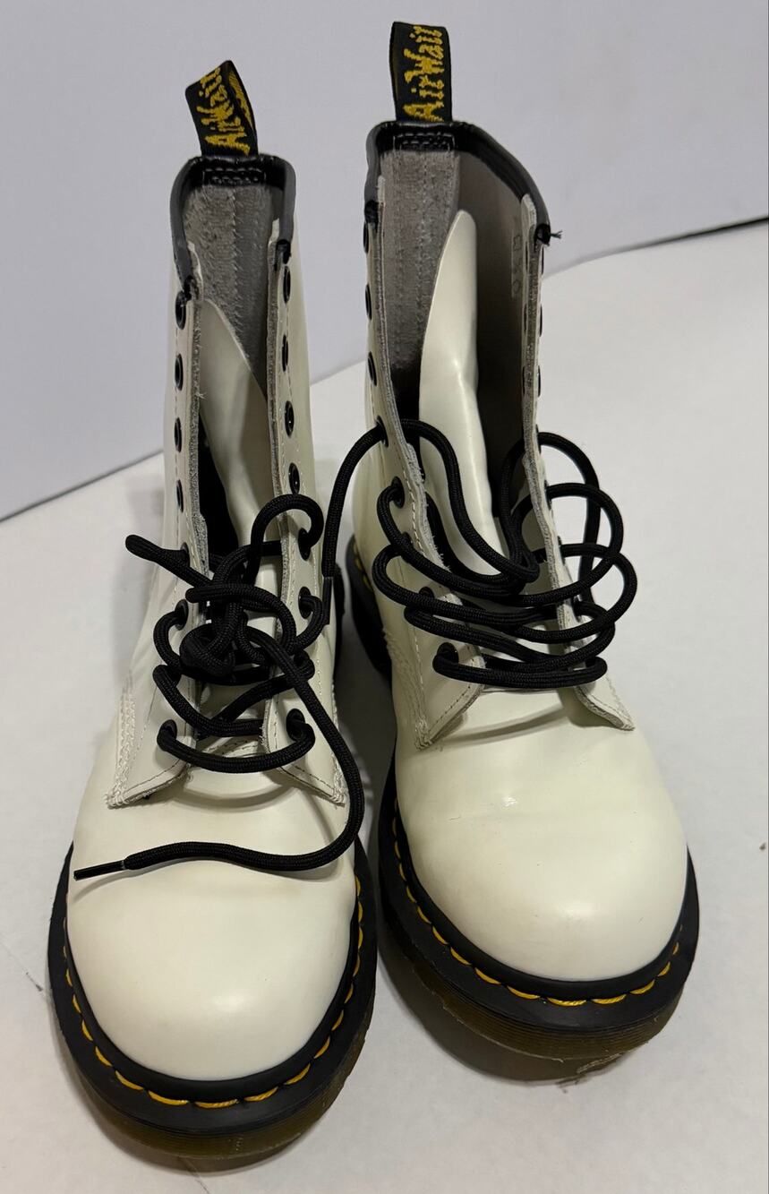 Dr Martens 1460 White Smooth Leather Boots Womens Size 9 8 Eye AirWair
